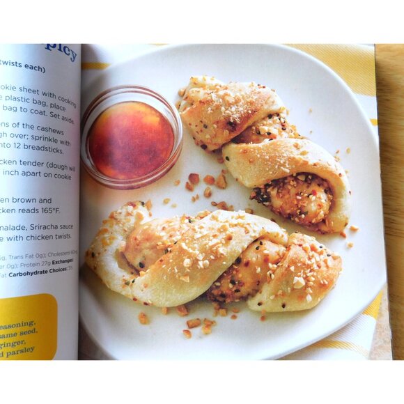 Pillsbury The Big Book Of Easy Baking With Refrigerated Dough 2014 Trade PB - Picture 7 of 9